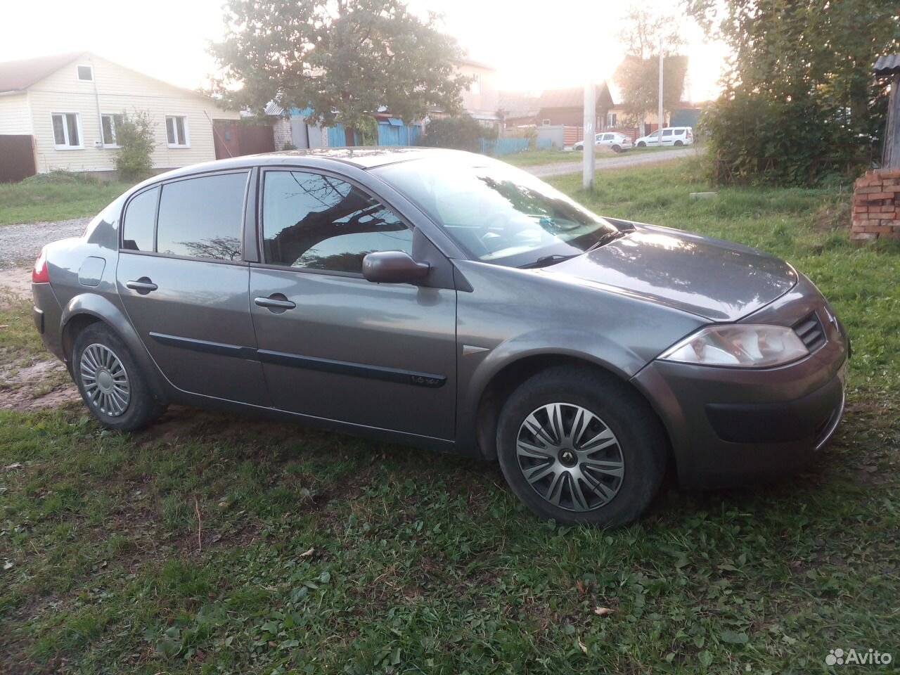 Авито меган. Рено Меган 2 серый металлик. Рено Меган 2 тонированный серый. Renault Megane 2 темно-серый. Рено Меган 2 серо синий.