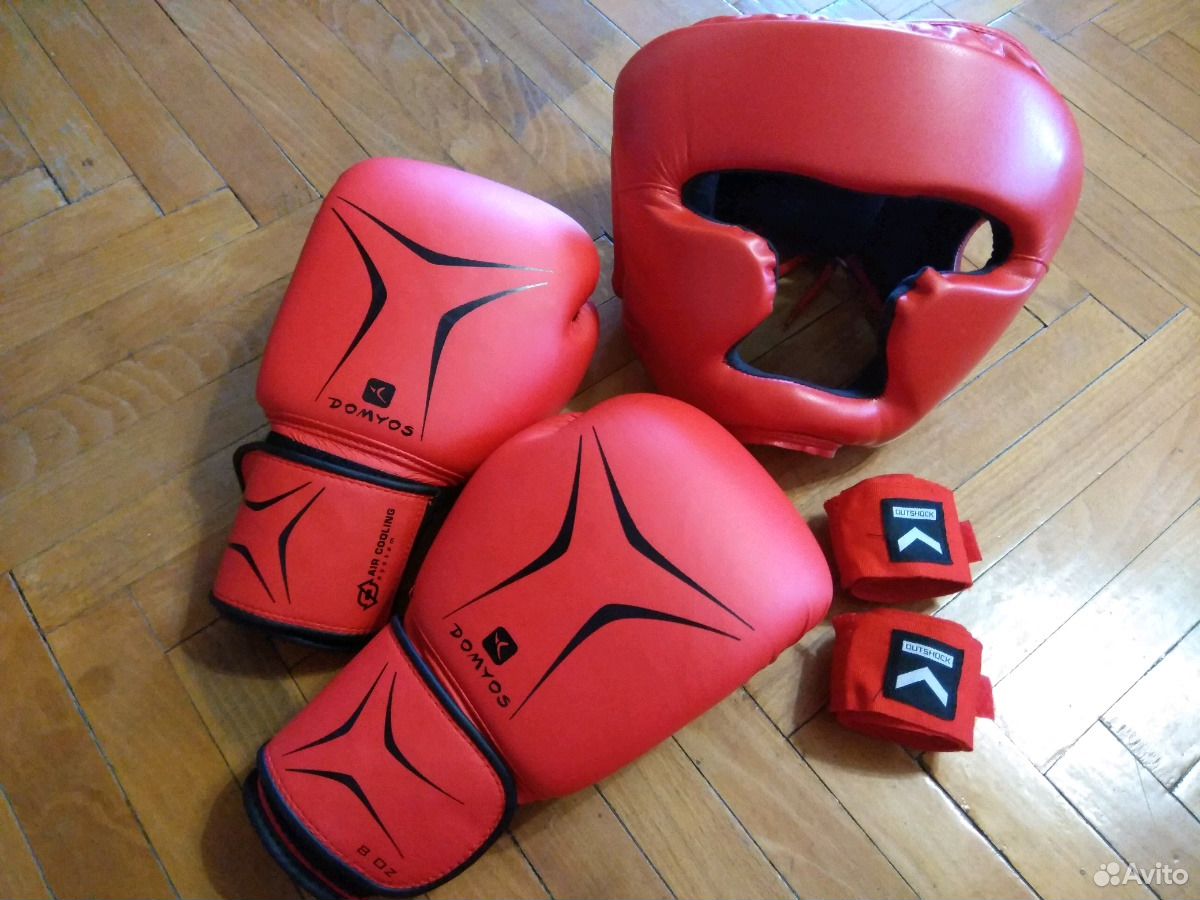 шлем и перчатки для мотоцикла. шлем и перчатки для мотоцикла. мотоциклетные шлема с перчатками и очками. Domyos перчатки для единоборств. шлем перчатки.
