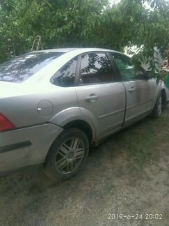 Ford Focus 1.6 AT, 2006, седан, битый