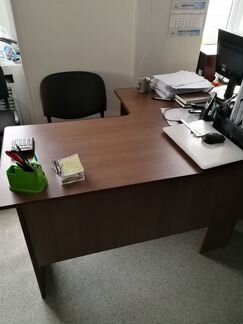 Офисный угловой стол