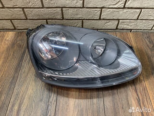 Volkswagen Golf 5 Фара правая