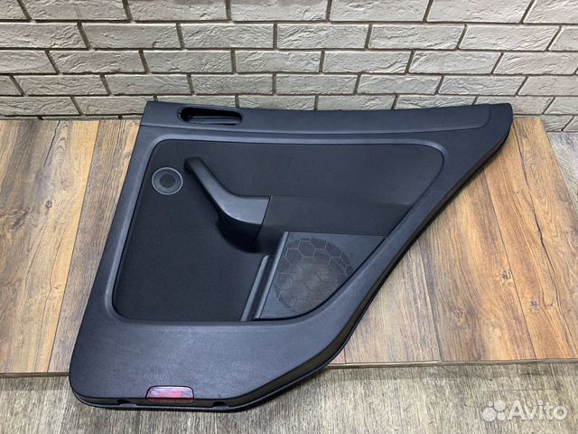 VW Golf Plus Обшивка двери задней правой