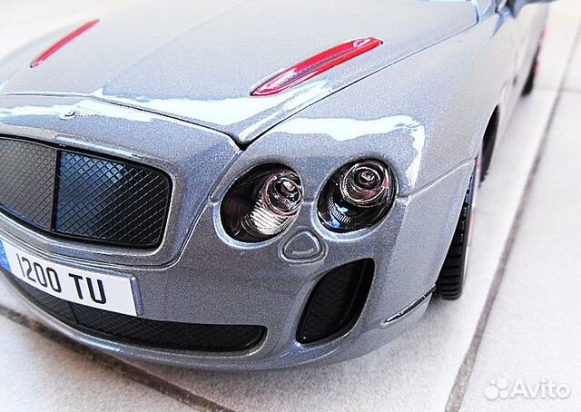 1:18 Aston Martin Vanquish и Chrysler 300C Hemi