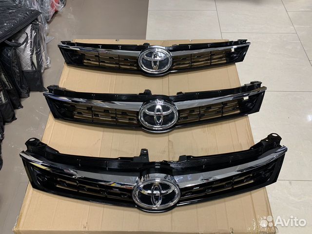 Решетка верхняя на Toyota Camry v55 2017