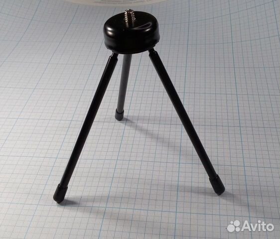 Настольный металический штатив на трех ножках