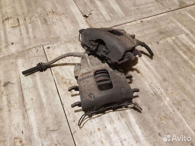 Суппорт тормозной правый Ford focus 1