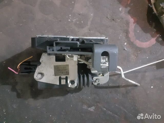 Замок двери Renault Logan передний правый