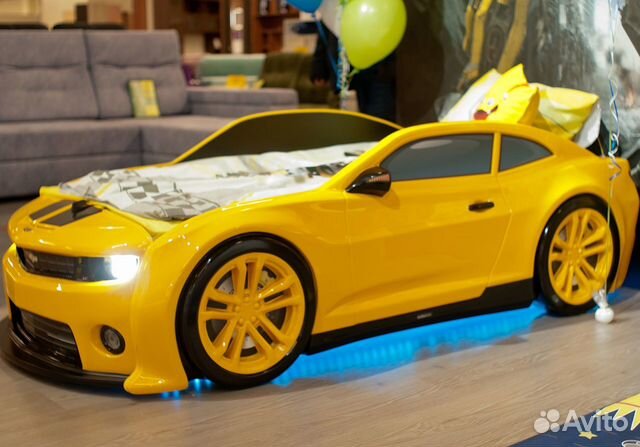 Детская кровать машина