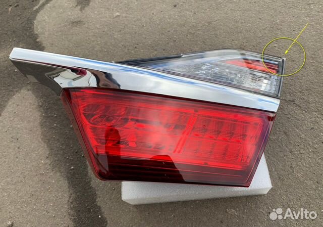 Фонарь задний внутренний правый Camry V50