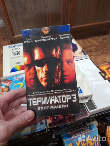 Видеокассеты формата VHS (90 штук)