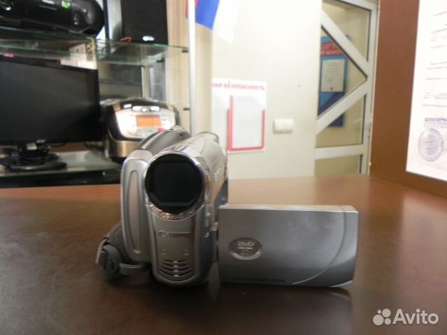 Видеокамера Canon DC220