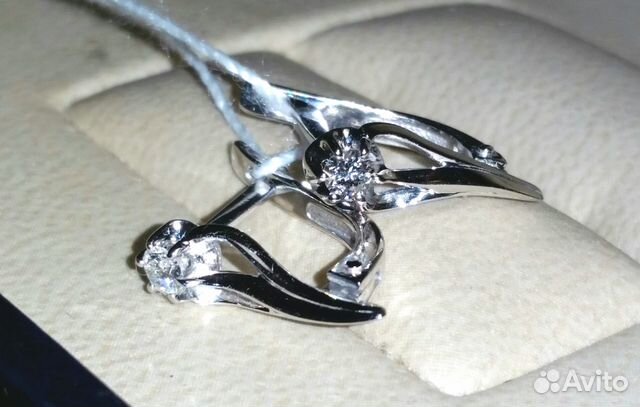 Серьги золотые с 2 бриллиантами (Россия) Серьги золотые с 2 бриллиантами (Россия)