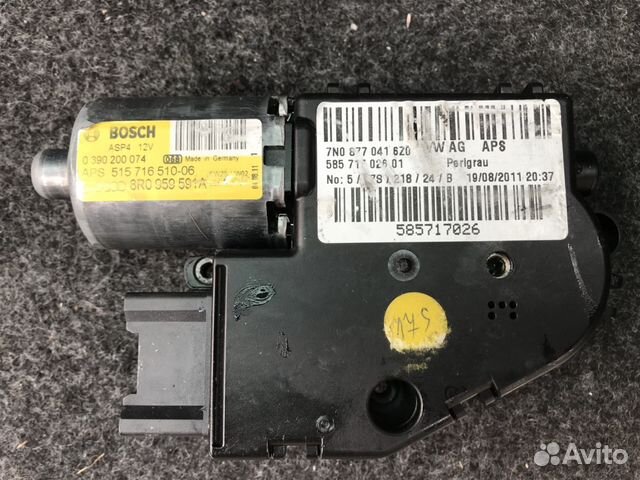 Мотор привода люка VAG 7R0 959 591A Мотор привода люка VAG 7R0 959 591A