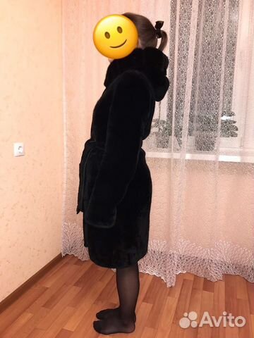 Шуба мутоновая, комбинированная с черной норкой Шуба мутоновая, комбинированная с черной норкой