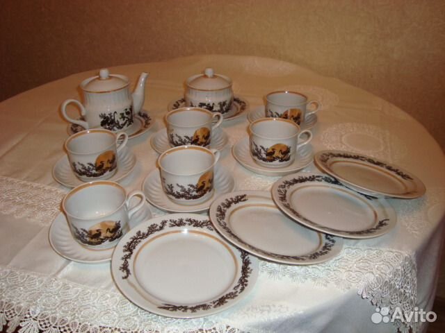 Сервиз чайный с тарелками на 6 персон
