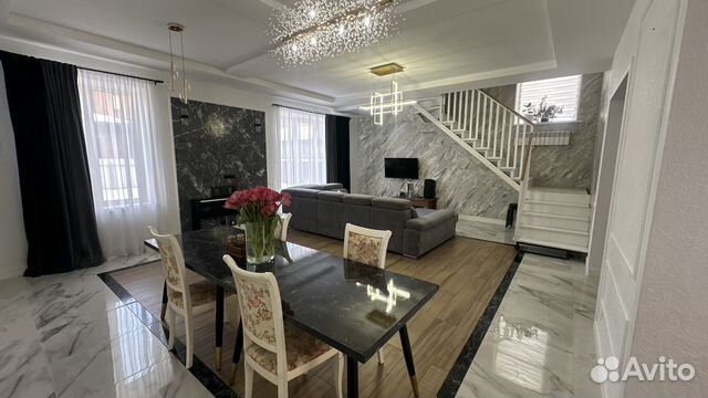 

4-к. коттедж, 140 м²