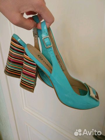 Босоножки кожаные