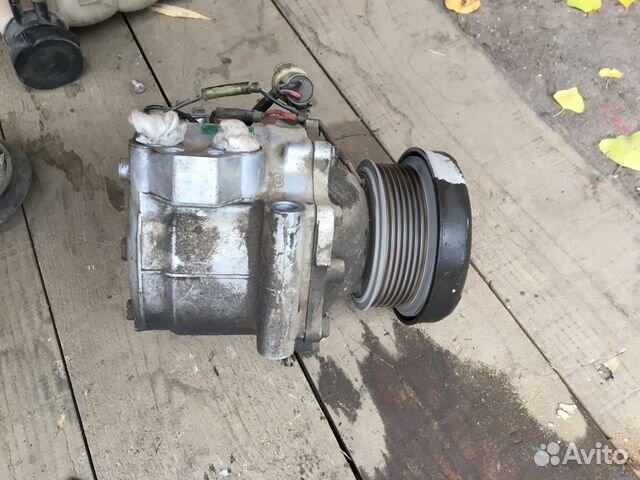Компрессор кондиционера Range Rover 2 p38 Компрессор кондиционера Range Rover 2 p38
