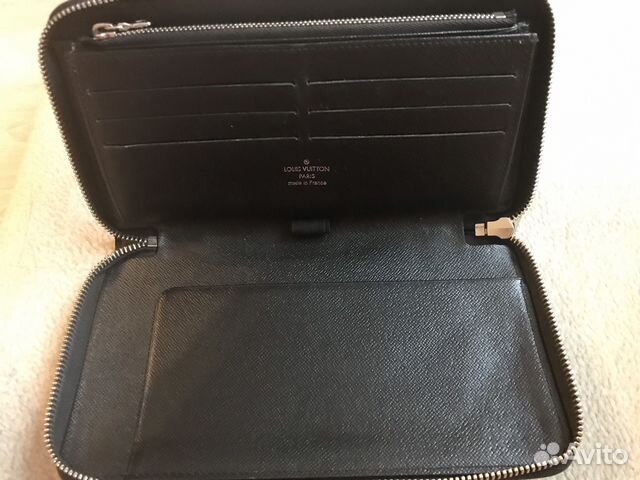 Клатч портмоне Louis Vuitton epi оригинал б/у Клатч портмоне Louis Vuitton epi оригинал б/у