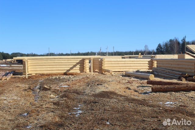 Сруб дома 6х7 м под двускатной мансардной крышей