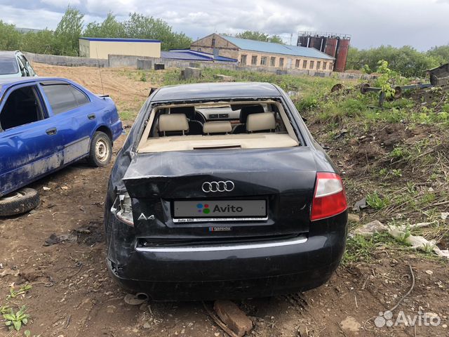 Audi A4 2.0 МТ, 2000, битый, 150 000 км