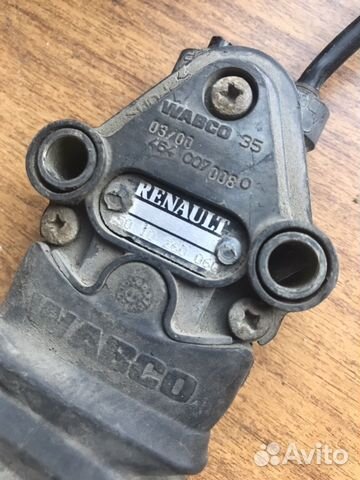 Кран уровня пола Renault 5010260060 Кран уровня пола Renault 5010260060