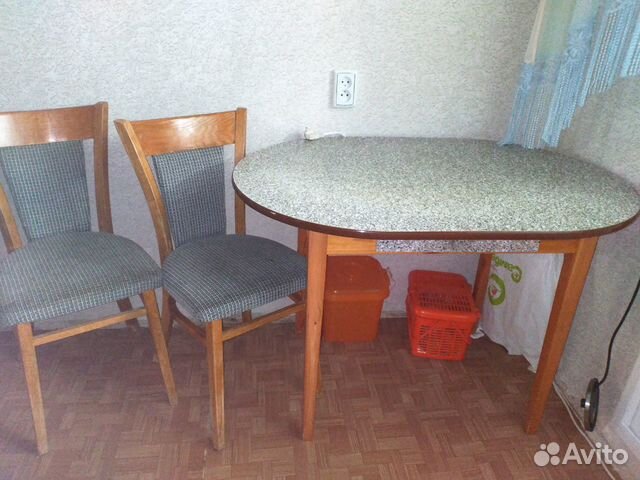 Стол 11075, б/у, в хорошем состоянии Стол 11075, б/у, в хорошем состоянии