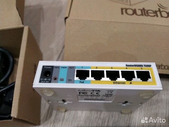 Маршрутизатор MikroTik RouterBoard RB750UP