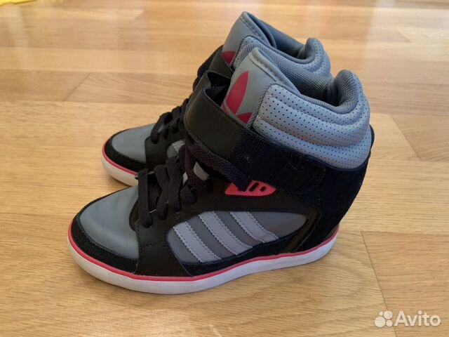 Кроссовки Adidas оригинал 36,5 Кроссовки Adidas оригинал 36,5
