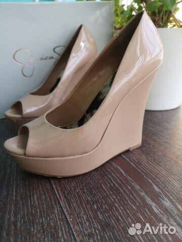 Туфли, босоножки и зимние сапожки Туфли, босоножки и зимние сапожки