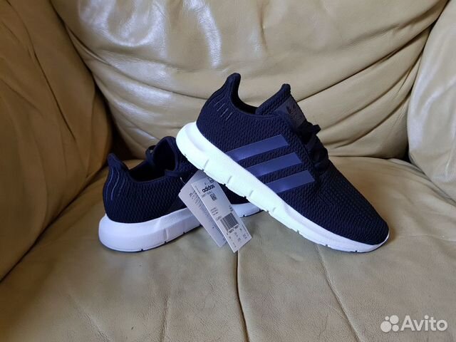Кроссовки Adidas новые детские 35 р Кроссовки Adidas новые детские 35 р