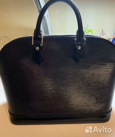 Сумка Louis Vuitton Alma PM в коже epi