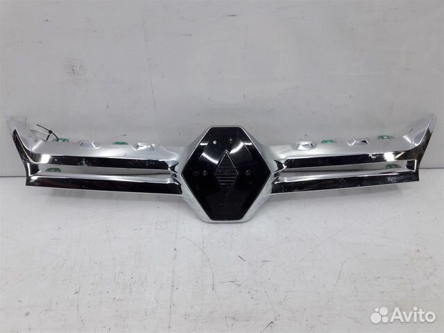 Накладка решетки радиатора Renault Duster 2015 Накладка решетки радиатора Renault Duster 2015