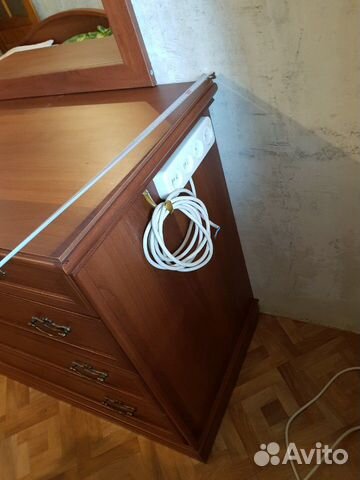 Продаю комод с зеркалом в отличном состоянии Продаю комод с зеркалом в отличном состоянии