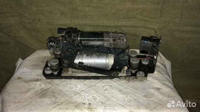 Компрессор пневмоподвески BMW 7 F01 F02 F04 Компрессор пневмоподвески BMW 7 F01 F02 F04