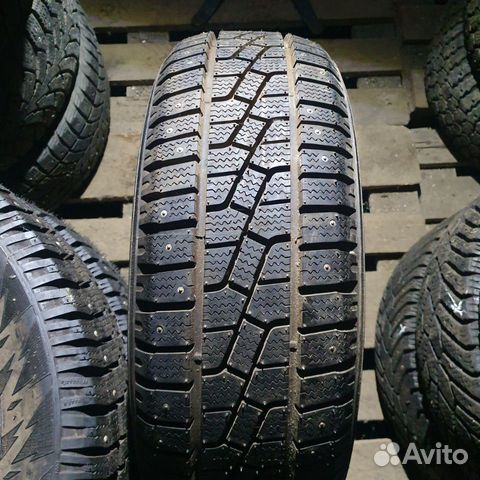 Kumho I'Zen Stud Snow KW11 205/60 R15