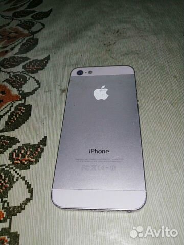 Телефон iPhone 5