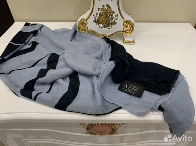 Новый палантин шарф Armani Jeans оригинал Новый палантин шарф Armani Jeans оригинал