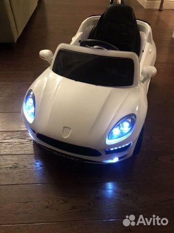 Электромобиль белый Порш Электромобиль белый Порш