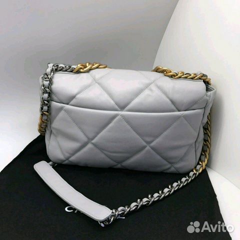 Сумка Chanel Flap 19 30 см Сумка Chanel Flap 19 30 см