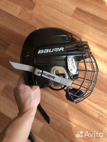 Хоккейный шлем Bauer 4500 с маской Хоккейный шлем Bauer 4500 с маской