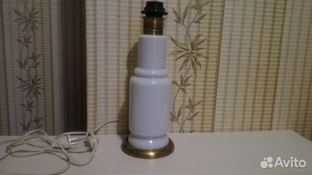 Лампа настольная молочное стекло винтаж СССР Лампа настольная молочное стекло винтаж СССР