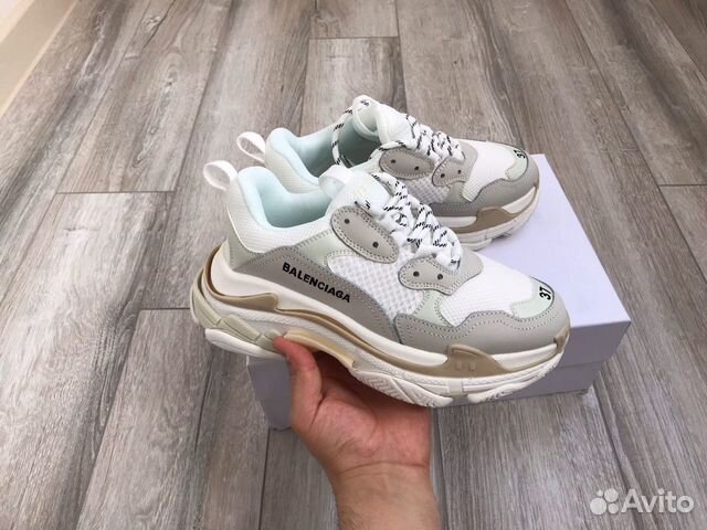 Кроссовки Balenciaga Triple S white Кроссовки Balenciaga Triple S white