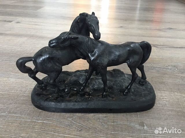 Скульптура «Кони на воле» Касли, 1977г Скульптура «Кони на воле» Касли, 1977г