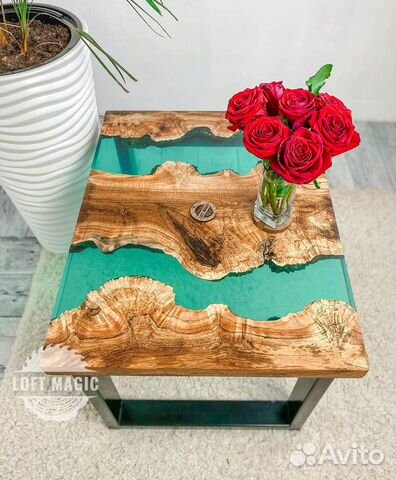 Стол-река из капового клёна Emerald Maple Стол-река из капового клёна Emerald Maple