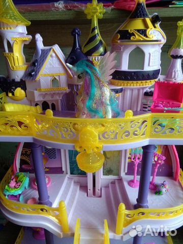 Замок Кантерлот My Little Pony