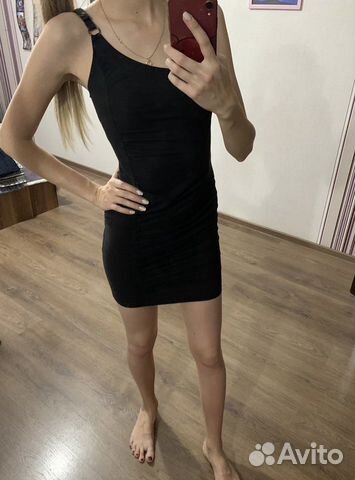 Платье на одно плечо Платье на одно плечо