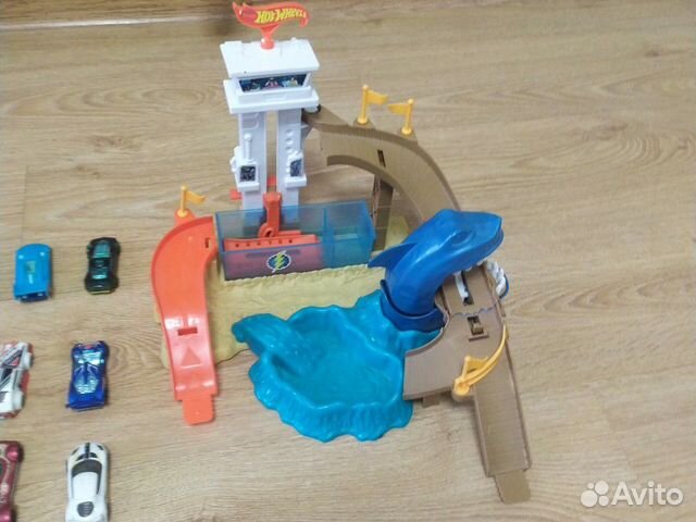 Hot Wheels треки и машинки Hot Wheels треки и машинки