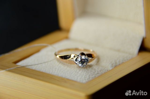 Золотое кольцо с Swarovski. Новое Золотое кольцо с Swarovski. Новое