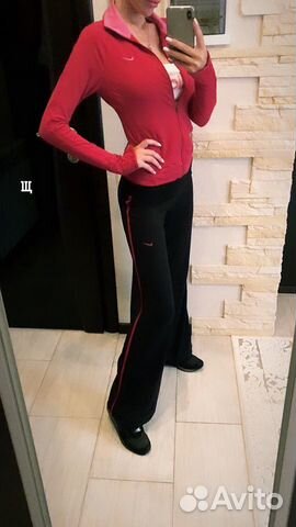 Спортивный костюм Nike, покупали в магазине, дорог Спортивный костюм Nike, покупали в магазине, дорог